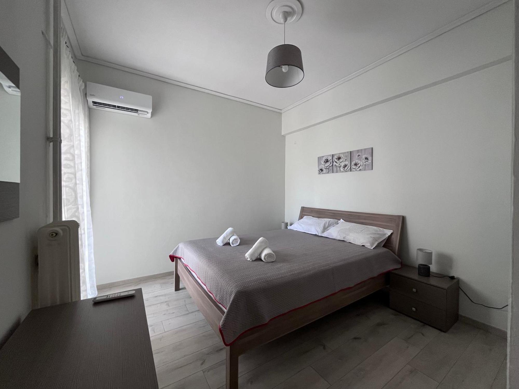 Miranda's Koukaki Apartment