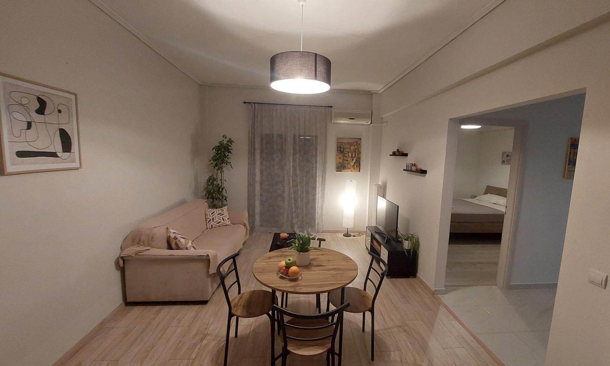 Miranda's Koukaki Apartment